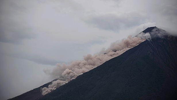 Вулкан в Гватемале вновь разбушевался