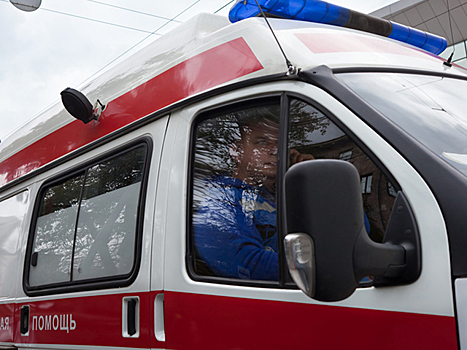 В столкновении «НефАЗа» с «Ниссаном» на Беляевском шоссе пострадал человек