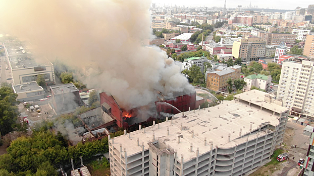 МЧС: крупный пожар в Замоскворечье потушили