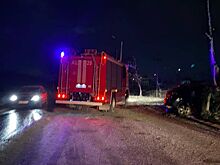 Автомобиль врезался в опору ЛЭП в Новочеркасске