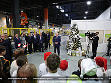 «Великое дело сделаете». Лукашенко оценил разработку робота для дойки коров