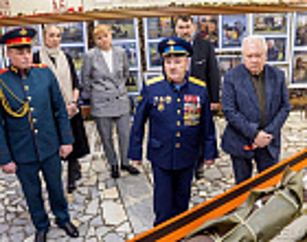 В школе №1150 состоялось открытие выставки, посвященной СВО