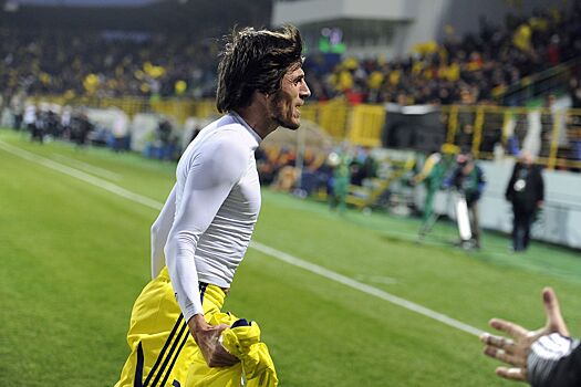 Лахиялов: многие ожидали, что Хвича перейдёт в клуб с большими амбициями на победу в ЛЧ