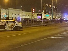 В Петербурге угонщик такси погиб во время погони на Обводном мосту