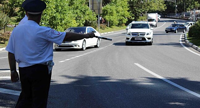 Как сохранить права после выезда на полосу встречного движения?