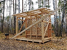 В Академгородке исчезла остановка-беседка в лесу: её убрали из-за мусора