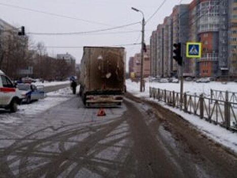 На улице Зубковой в Рязани грузовик сбил 22-летнюю девушку