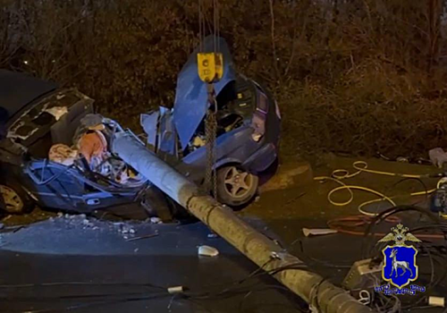 В Тольятти водитель на "Волге" отлетел в фонарный столб и погиб