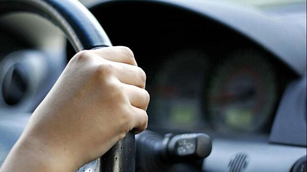 Юный житель Вологды угнал у брата новый автомобиль и попал в ДТП