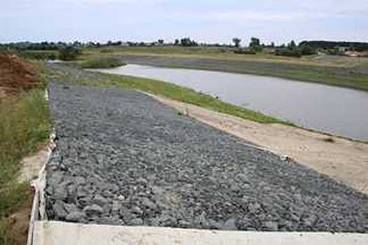 Более 28 миллионов рублей направлено на работы по берегоукреплению набережной в селе Устье