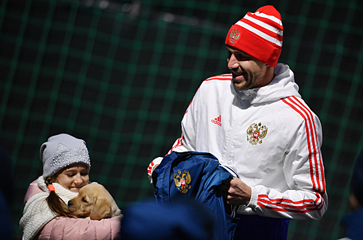 Футболисты сборной России исполнили мечту еще одного ребенка