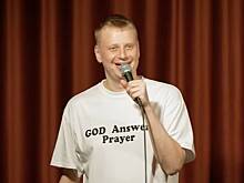 Уехавший в Европу популярный комик пожаловался на аннулированные визы