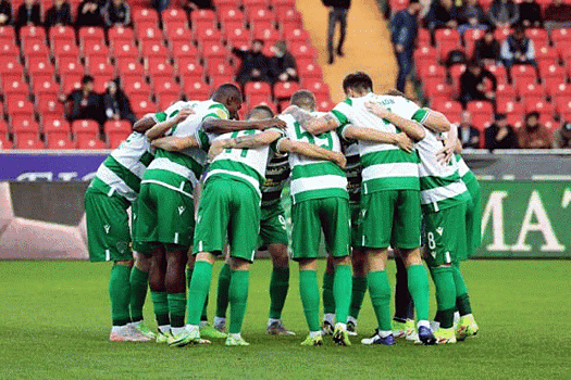 "Ахмат" упустил победу над "Факелом"