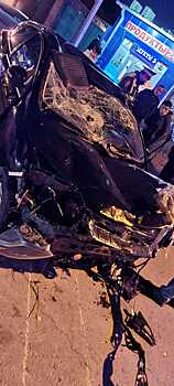 Машина упала в канаву возле железнодорожного переезда в Ростове