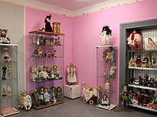 Путешествия по области: Всемирно известный школьный музей, монастырский маршрут и студия в замке