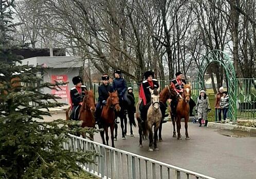 Анапские казачата побывали на конном переходе