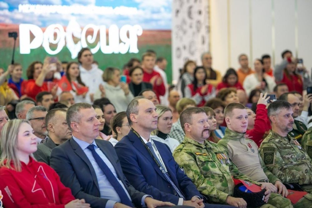 Губернатор Денис Паслер подвел итоги Дня Оренбуржья на выставке «Россия»
