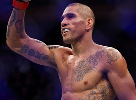 «Адесанья сидел на парапете в парке и плакал». Алекс Перейра об отношениях с Исраэлем