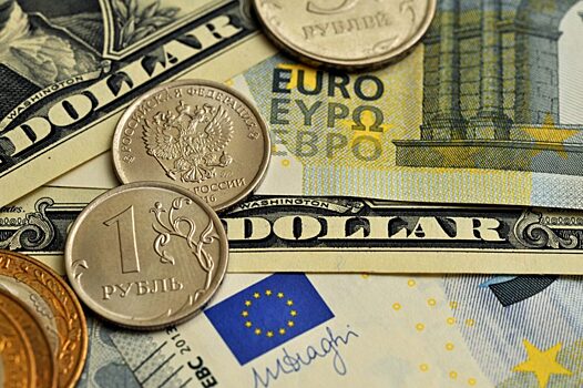 Доллар и евро начали расти на фоне новостей о новых санкциях