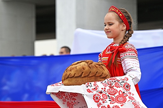 В Москве в ночь на 22 августа в честь Дня флага России пройдет автопробег