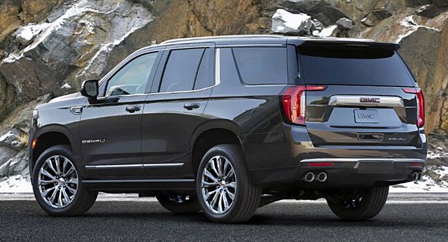 Пользователей Сети впечатлил внедорожник, мчащийся на трех колесах