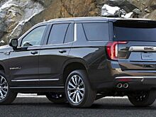 Пользователей Сети впечатлил внедорожник, мчащийся на трех колесах