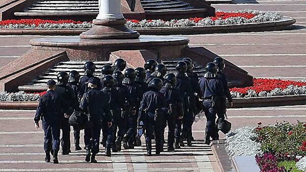 Силовики оцепили площадь Независимости в Минске