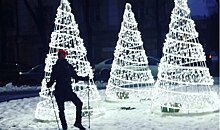 Световые новогодние инсталляции сделали Петрозаводск неузнаваемым