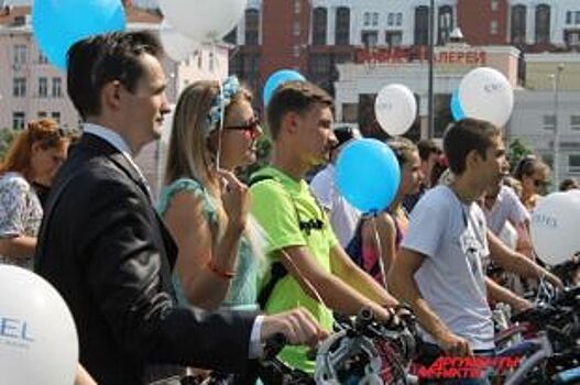 В Перми состоялся велопробег леди и джентельменов «VeLove»