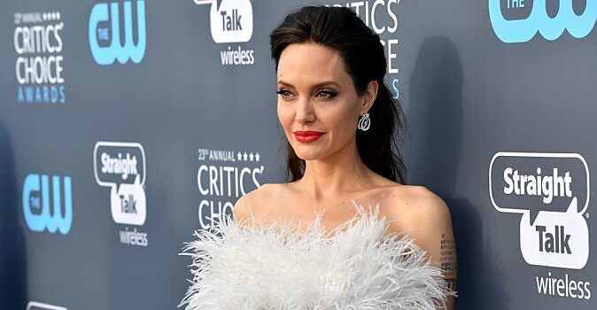 Стиль Анжелины Джоли — 11 блистательных нарядов для мероприятий