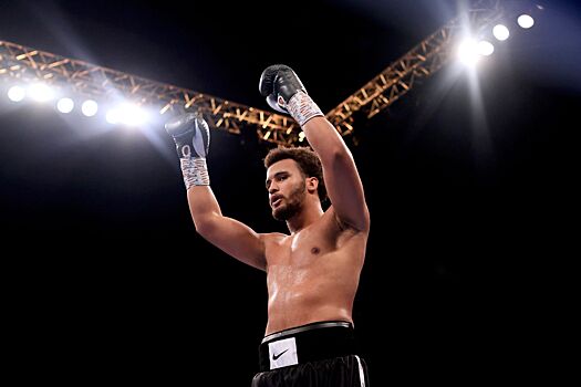 Мозес Итаума — Диллиан Уайт, когда поединок, Мозес Итаума: статистика, карьера, победы, нокауты, поединок с Александром Усиком