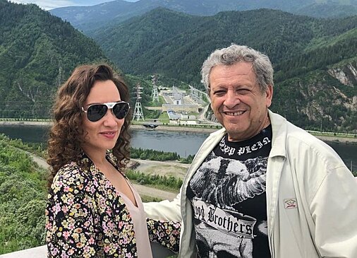 Вдова Бориса Грачевского украсила к осени могилу возлюбленного
