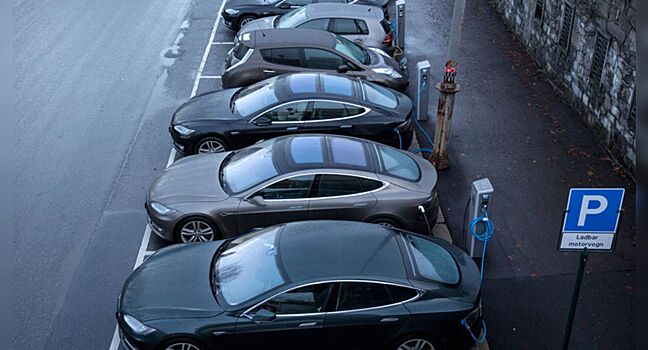 В 2020 году на электромобили пришлось более половины продаж автомобилей в Норвегии