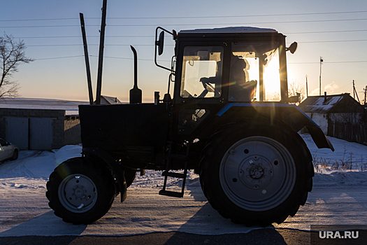 Челябинскому инвалиду войны очистили заваленный снегом гараж