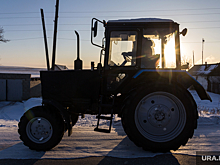 Челябинскому инвалиду войны очистили заваленный снегом гараж