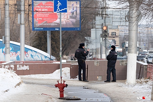 «Они бродят и вымогают у одиноких прохожих деньги»: в Волгограде жалуются на опасных подростков