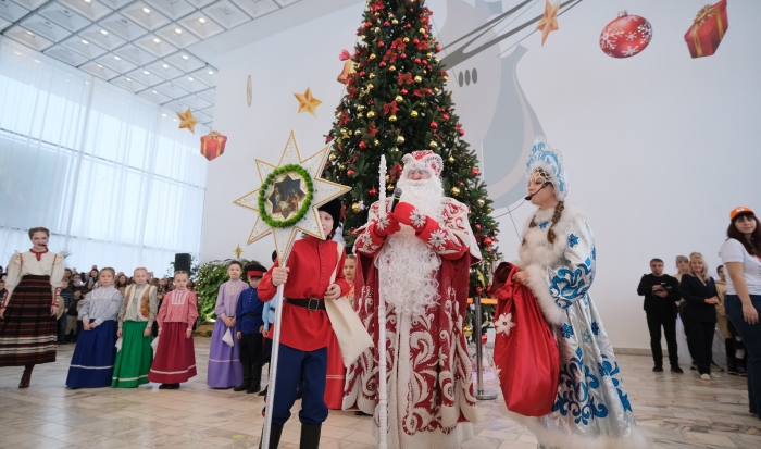 На Епархиальной елке в Волгограде показали истинно Рождественскую историю
