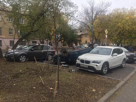 В Ростове на Портовой водитель без прав устроил массовую аварию