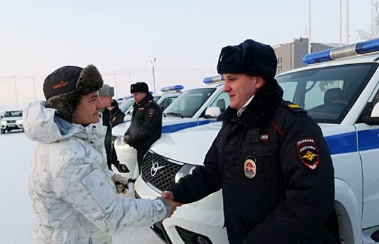 Ямальские полицейские получили 40 новых автомобилей от губернатора