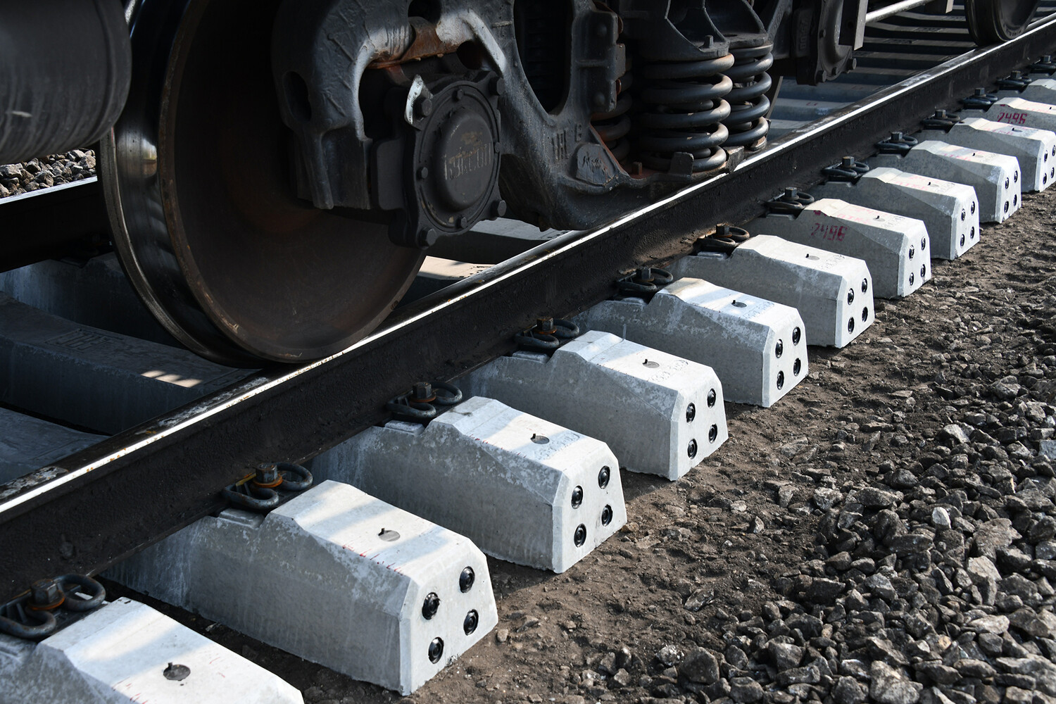 В Забайкалье локомотив поезда Москва  Владивосток сошел с рельсов