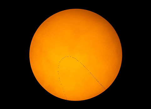 Транзит Меркурия позволил рассчитать расстояние от Земли до Солнца