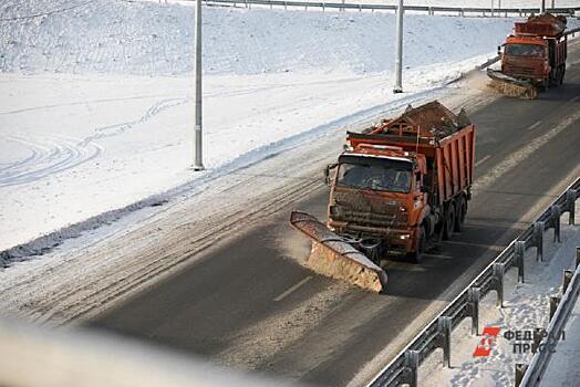 Свердловская ГИБДД ограничила трафик на десятках километров автодорог из-за снегопада