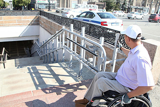 Челябинский инвалид не смог сам добраться до заксобрания