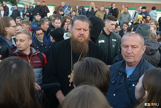 «Строители храма слышат людей, но их обвиняют в обратном»: интервью с отцом Максимом Миняйло