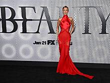 Белла Хадид вышла на ковровую дорожку в откровенном платье