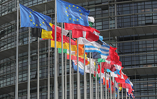 МИД РФ: Евросоюз уже "поделил" российские активы между Киевом и своим ВПК