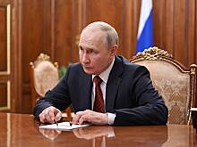 Путин наградил мать Кадырова