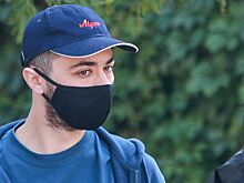 Комик выставил на продажу вид на жительство в России