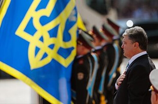В Черкассах националисты сорвали предвыборный митинг Порошенко