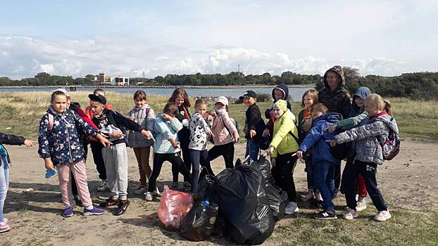 В Балтийске школьники убрали мусор за съемочной группой фильма «Кесарь»